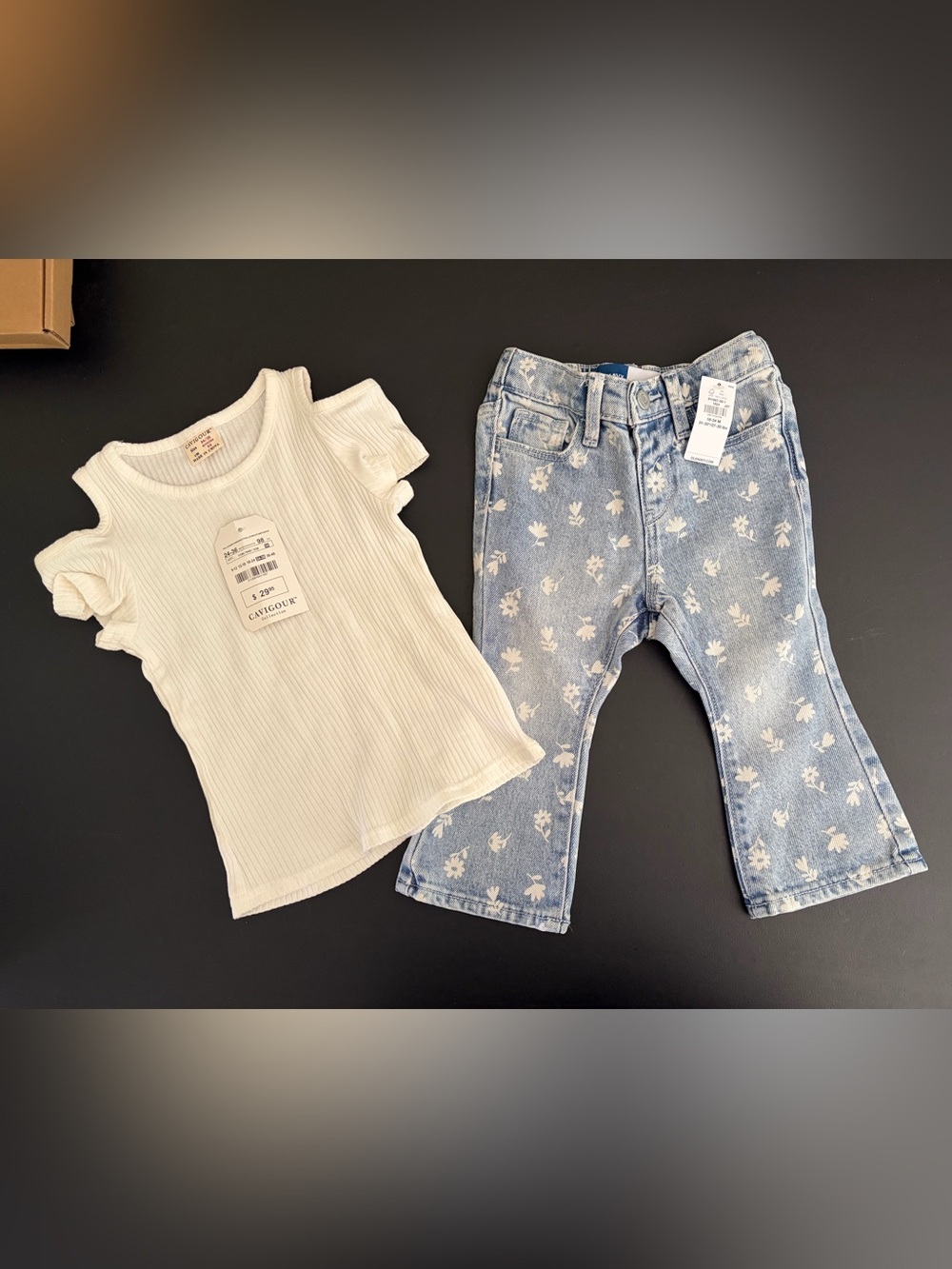 Cavour Girls' Cream Ribbed Cold-Shoulder Top W/ Old Navy Denim print Flare Jeans